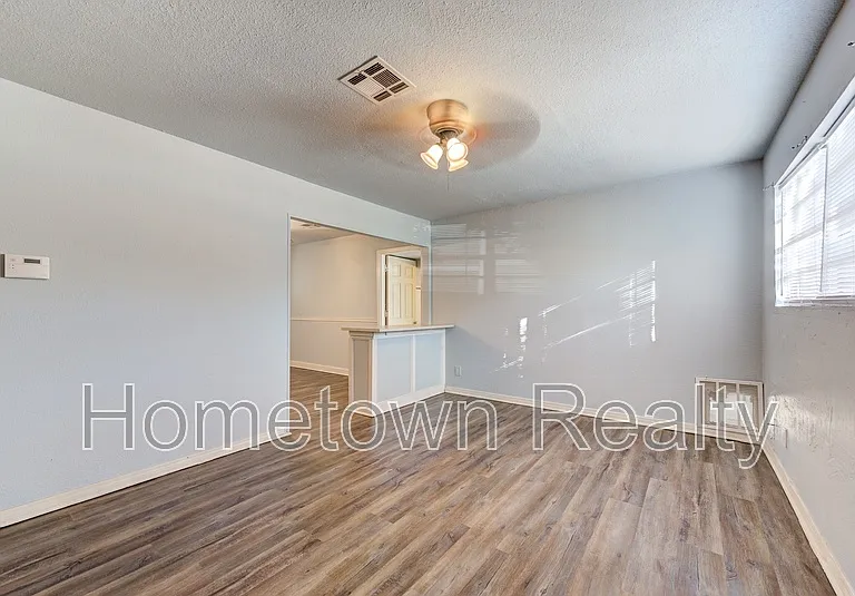 9809 N McKinley Ave — Photo 7