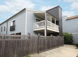 1495 S County Farm Rd APT 1, Wheaton, IL 60189