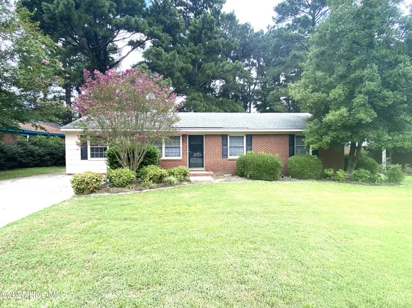 104 Nichols Dr, Greenville, NC 27858