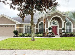 1032 Legends Pass Dr, Valrico, FL 33594