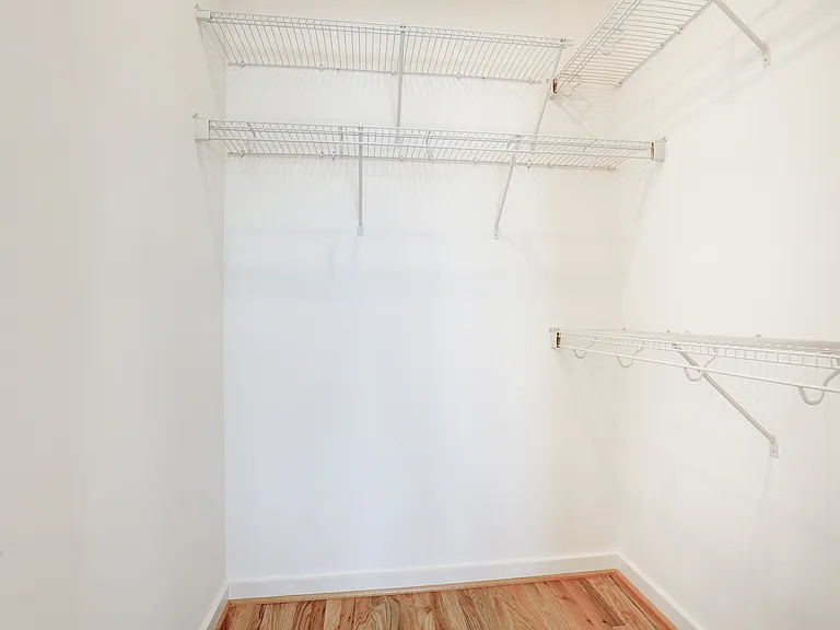 218 W 12th St #B — Photo 10