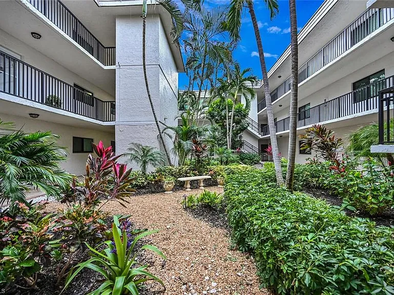 788 Park Shore Dr #G17 — Photo 9