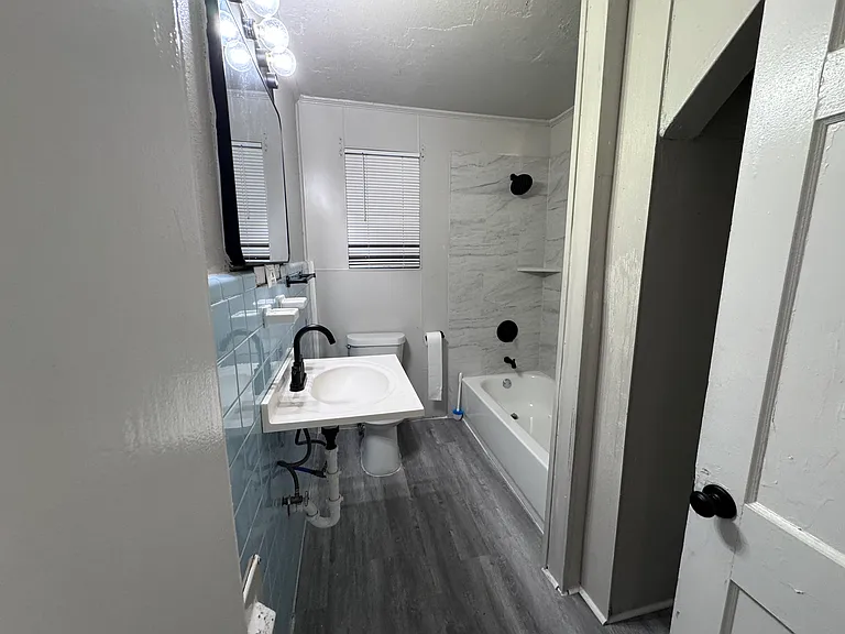 1220 Trinidad St — Photo 9