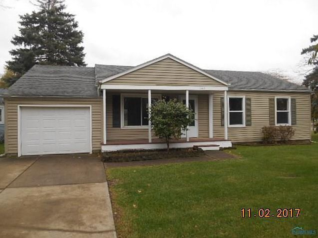 1st image of 1002 Lakehurst Dr