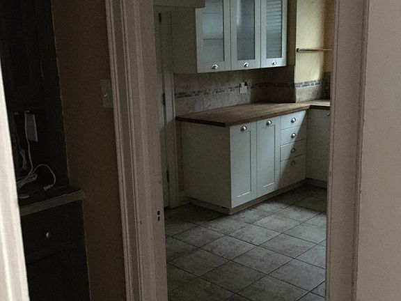 5th image of 6929 S Crandon Ave #3B