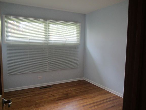 3rd image of 276 N Linden Ave