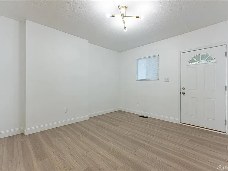 321 Deeds Ave #319 — Photo 12