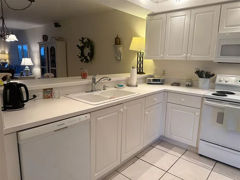 426 Bouchelle Dr #303 — Photo 14