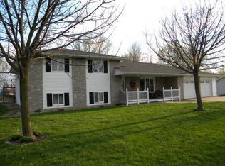 25557 Front St, Sterling, IL 61081