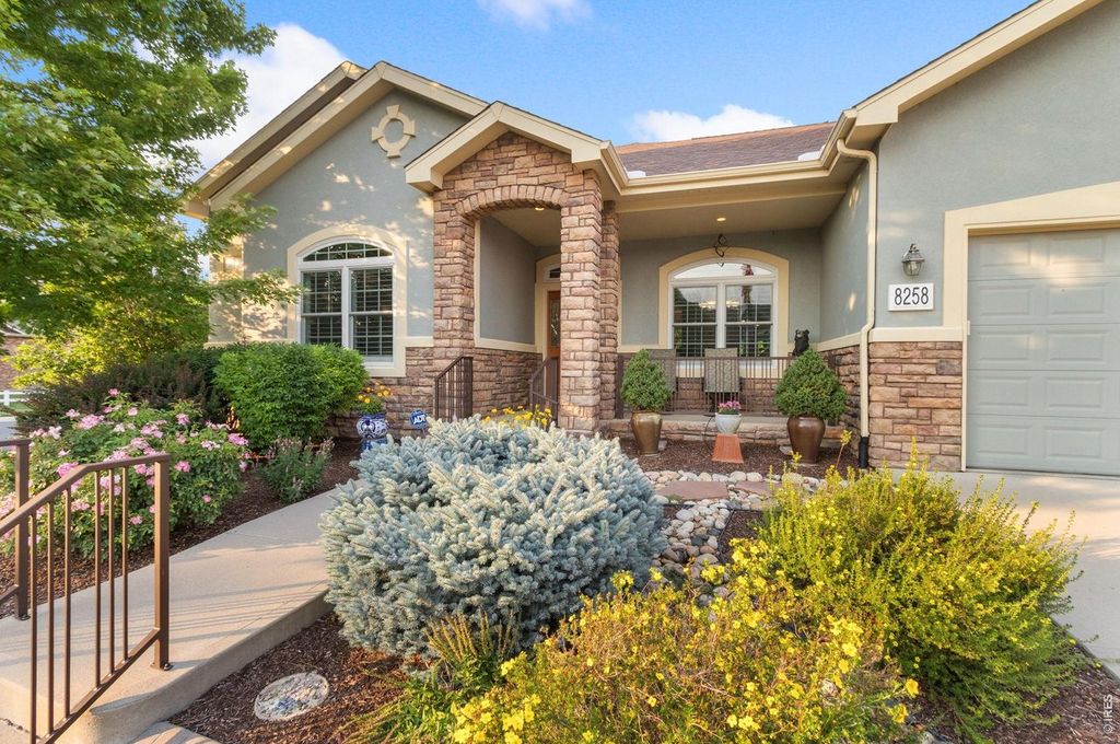 8258 Spinnaker Bay Dr