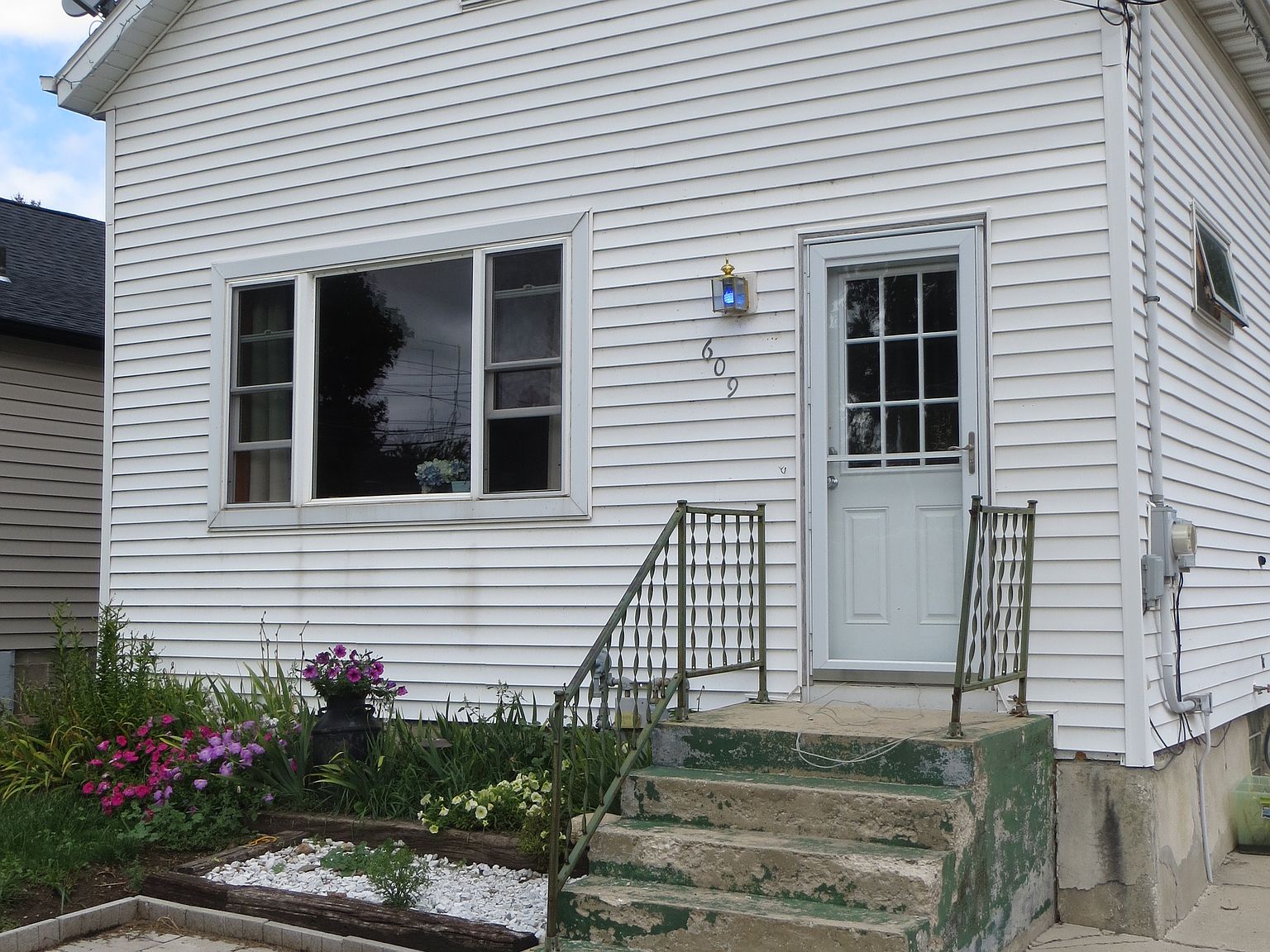 609 Fond Du Lac St, Mount Calvary, WI 53057 Zillow