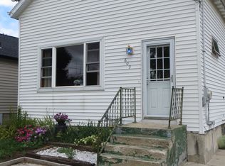 609 Fond Du Lac St, Mount Calvary, WI 53057