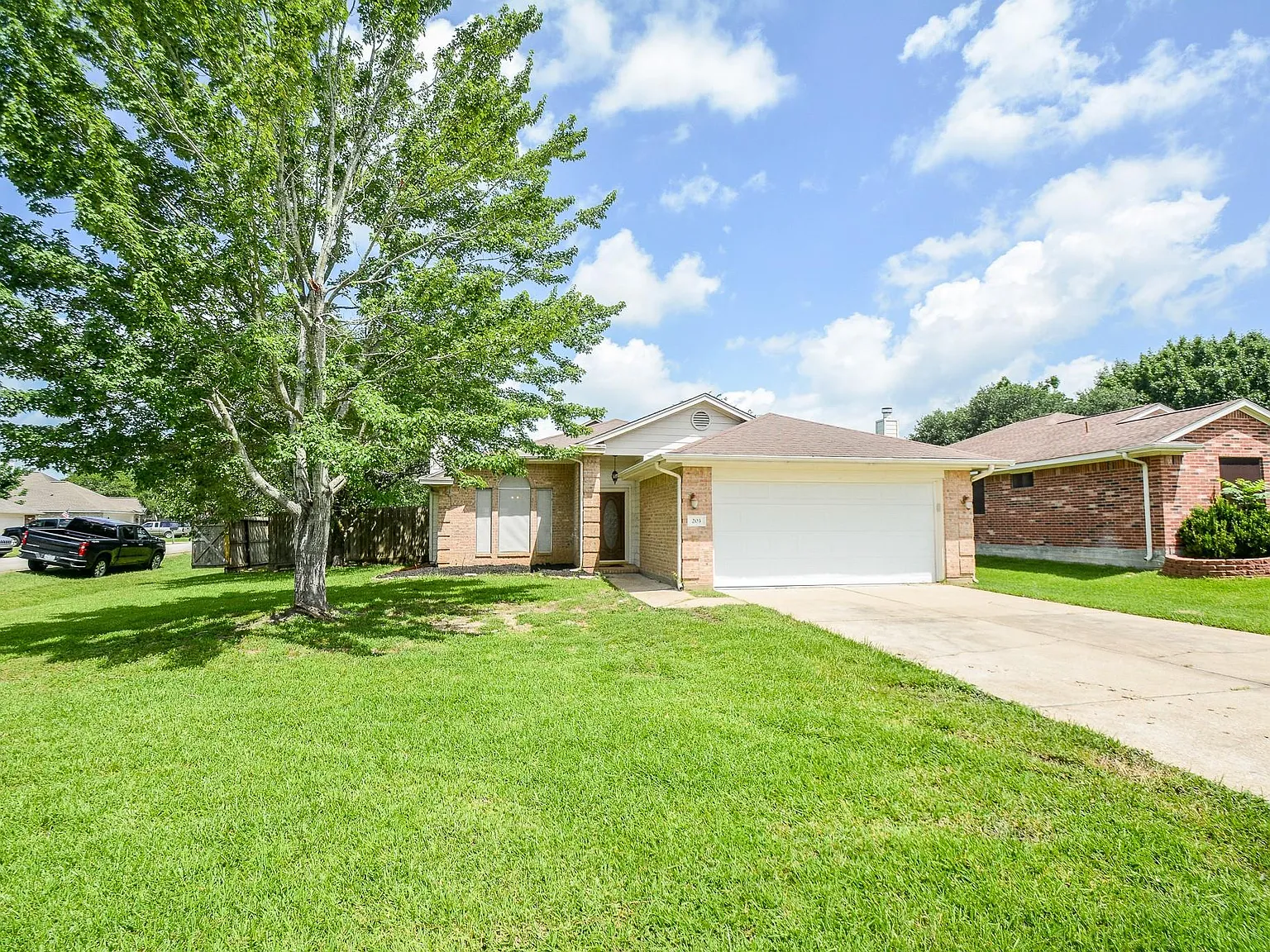 3 bed, 2.0 bath, 1503 sqft, $1,750 — Photo 2
