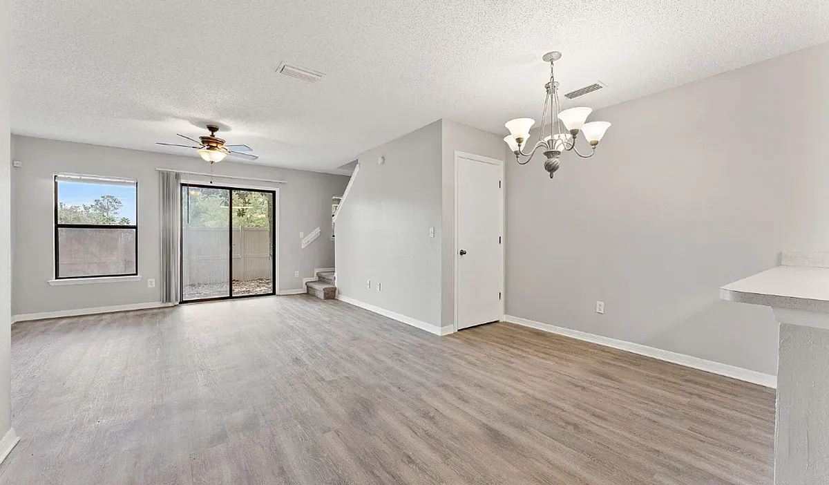 Building Photo - 4701 Playschool Dr