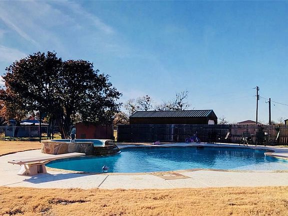 2nd image of 152 Eastpark Dr