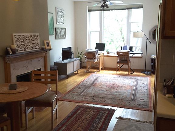 2nd image of 2157 W Evergreen Ave #B