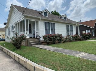 2452 E Houston St, San Antonio, TX 78202