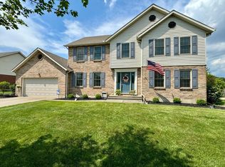 8262 Fox Knoll Dr, West Chester, OH