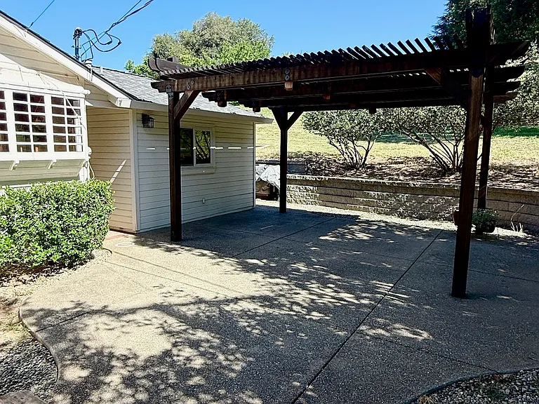 1201 Plum Tree Ln — Photo 18