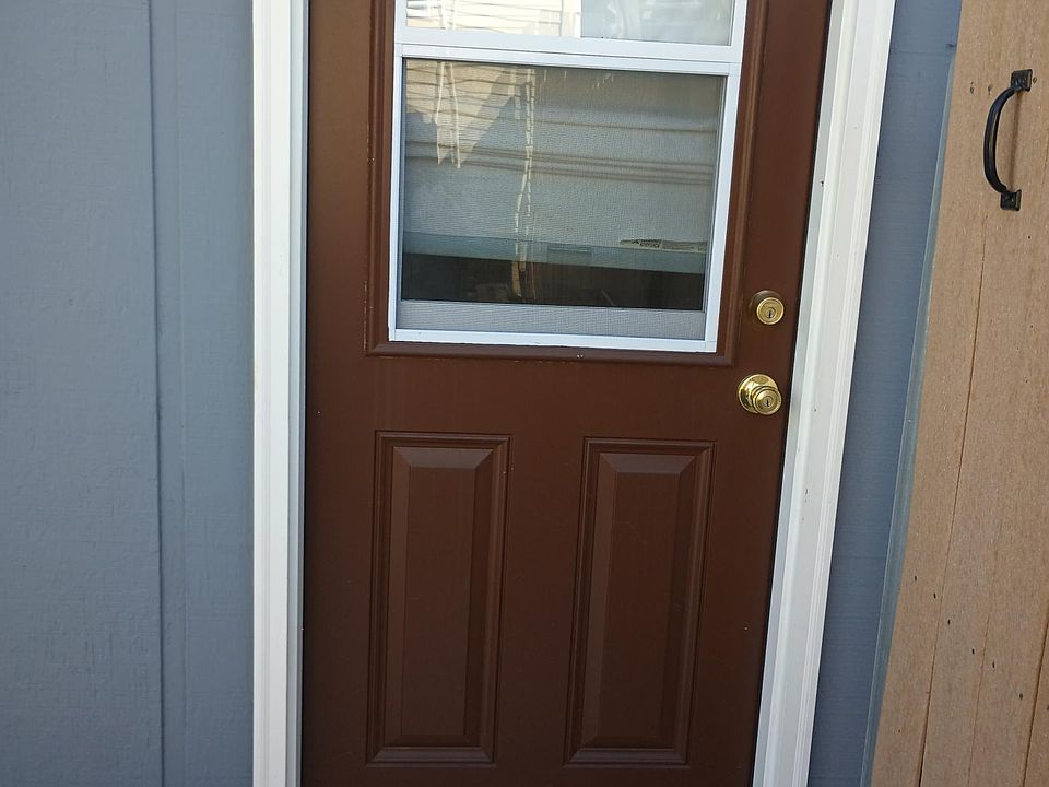 Private side entry door