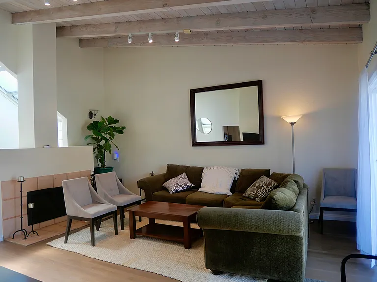 614 Monterey Blvd — Photo 2