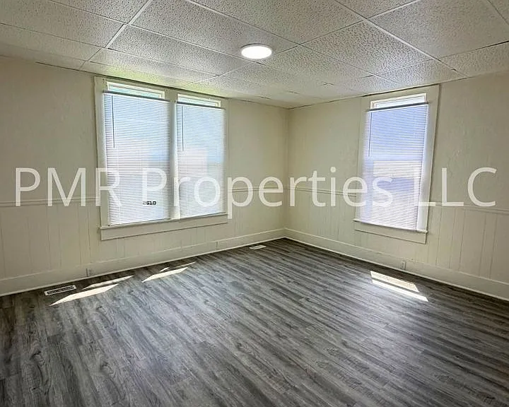 1805 Mitchell Ave — Photo 4