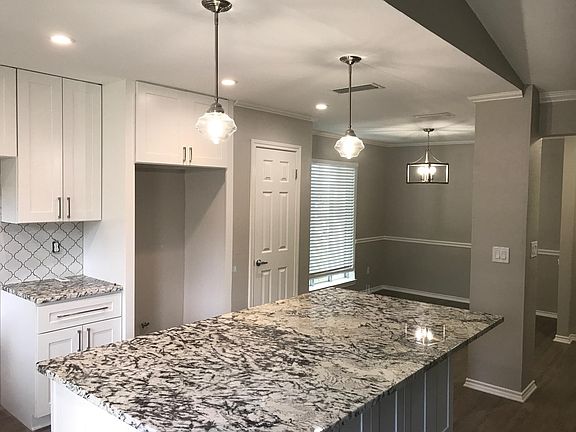 5th image of 709 S Spring Creek Dr