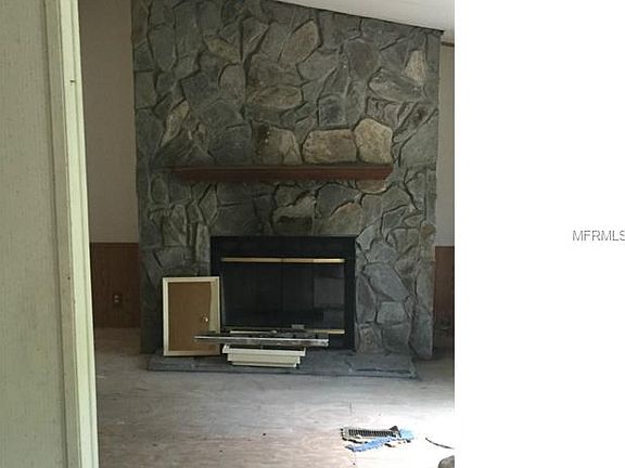 3rd image of 15427 Dennis Dr