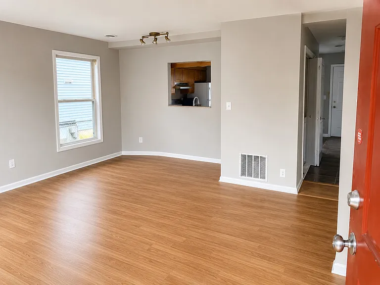 425 Euclid Ave — Photo 1