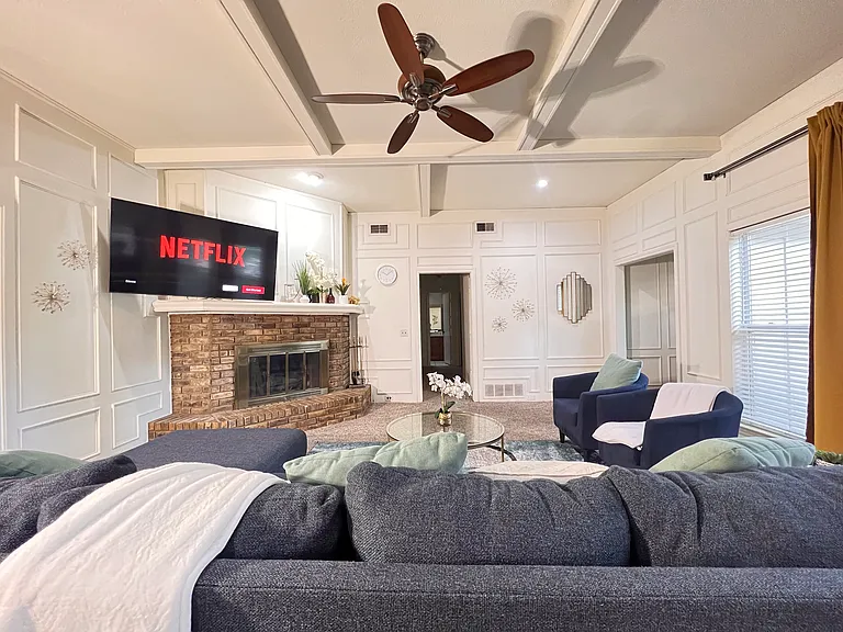 1605 Idyllwild Ct — Photo 2