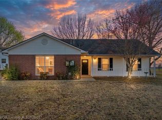 2108 N River Rd, Lavaca, AR 72941
