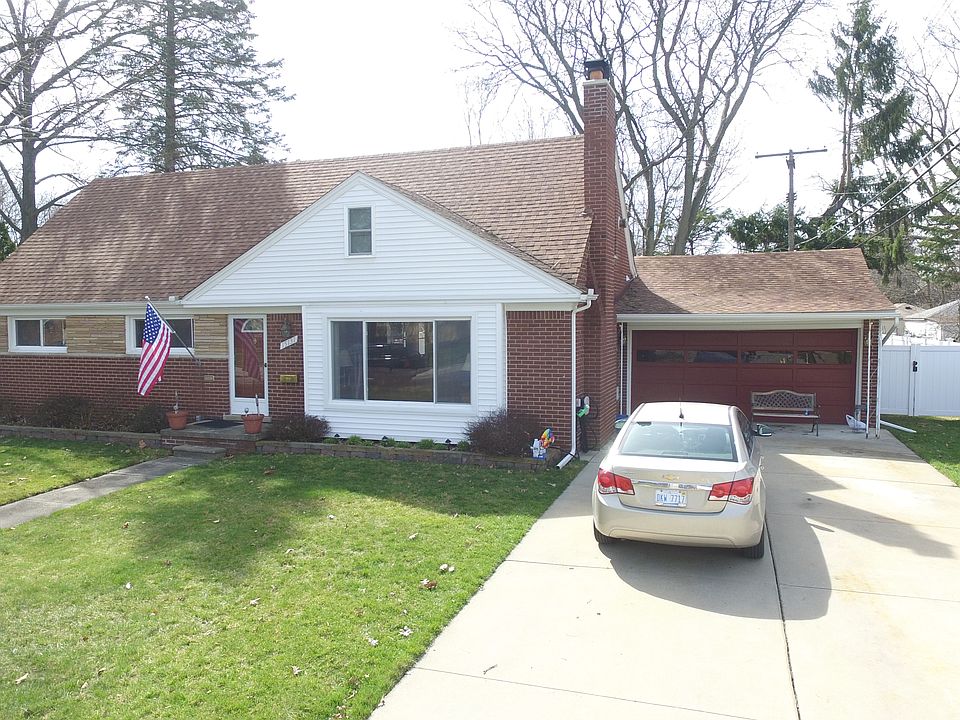 2nd image of 15131 Lexington