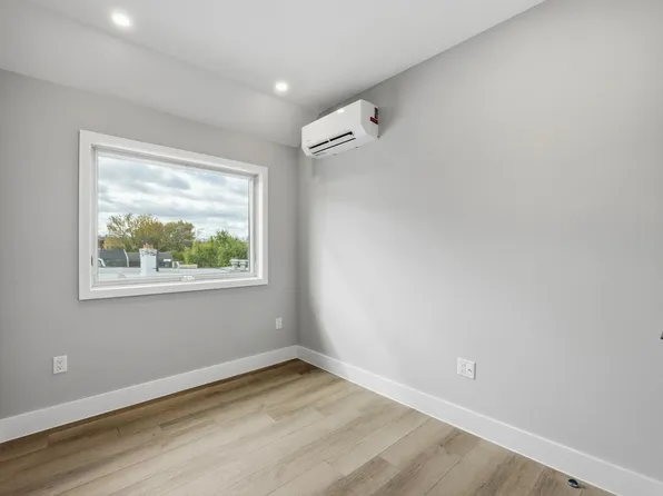 77 Van Reypen Street image 10 of 23