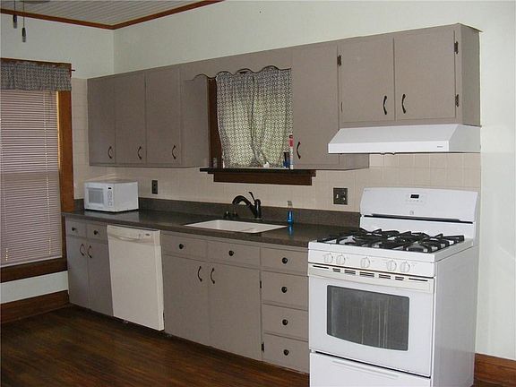 2nd image of 750 Alden St