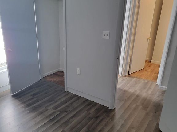 3rd image of 814 Eureka St #1/2