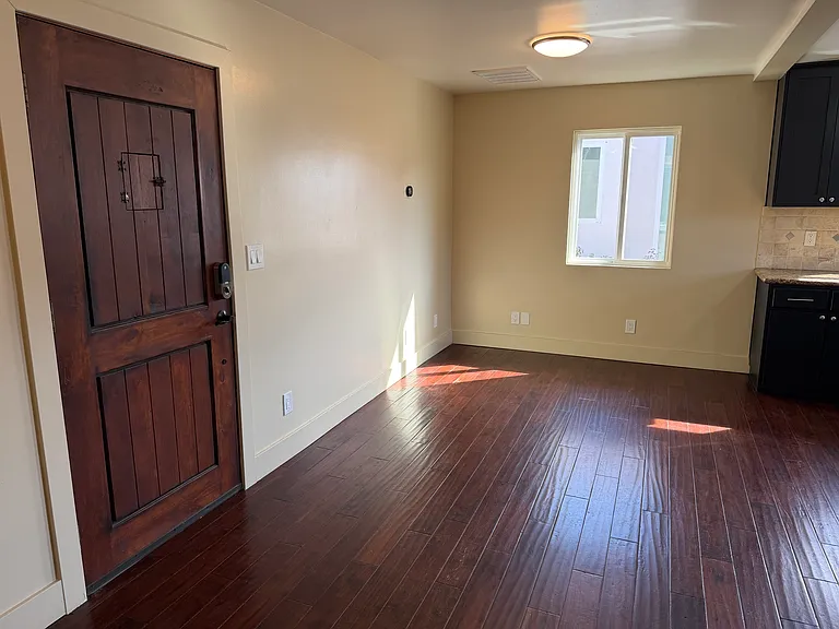 11619 1/2 Burbank Blvd #11619-1/2 — Photo 9