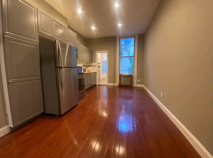 1072 Lorimer St #1 — Photo 3
