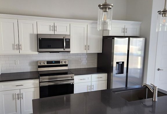 2nd image of 15805 Foster St