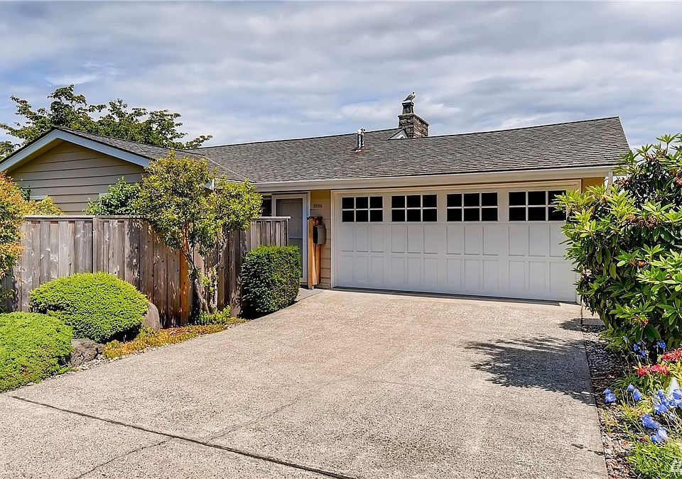 Lovely home located on Magnolia's coveted west-side