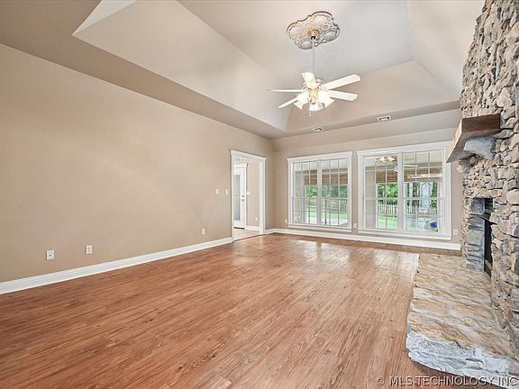 5th image of 3310 Callaway Dr