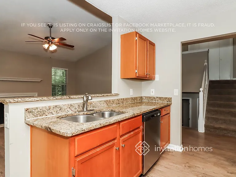 1830 Killarney Dr SW — Photo 10