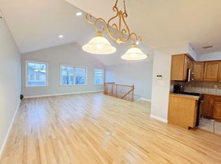 27 Jewett Ave #2, Jersey City, NJ 07304