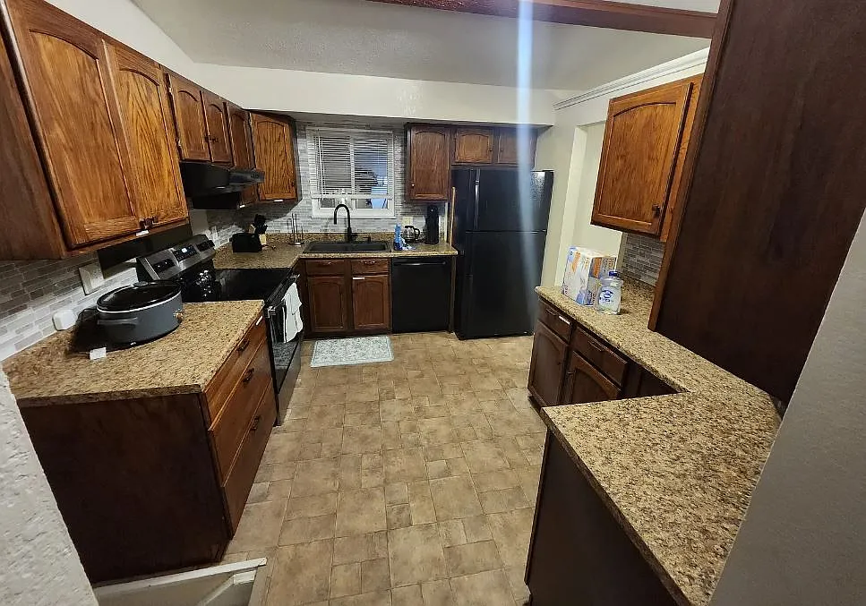 1 bed, 144 sqft, $700 — Photo 3