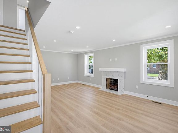 3rd image of 1300 Princeton Ave