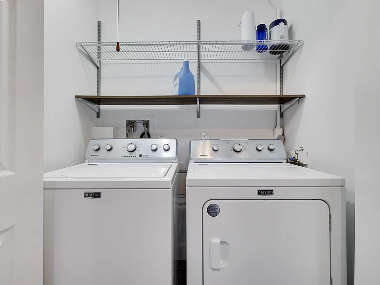 633 McKinley St #202 — Photo 8