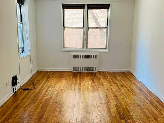 3rd image of 6712 Yellowstone Blvd APT A18