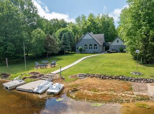 9772 Fawn Lake Dr, Stanwood, MI