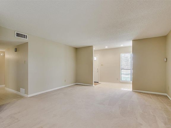 5th image of 812 Middle Cove Dr