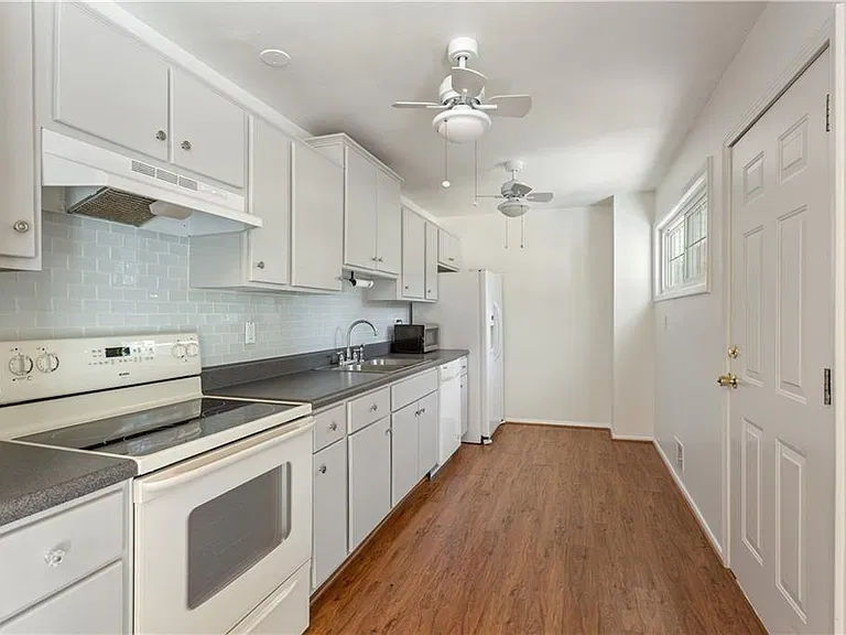 2866 Highland Dr SE — Photo 7