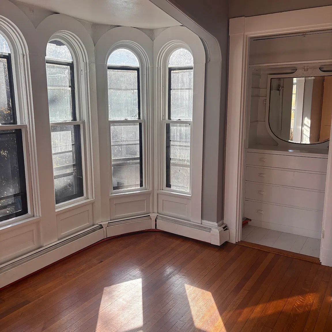 1 bed, 1.0 bath, 700 sqft, $1,900 — Photo 3